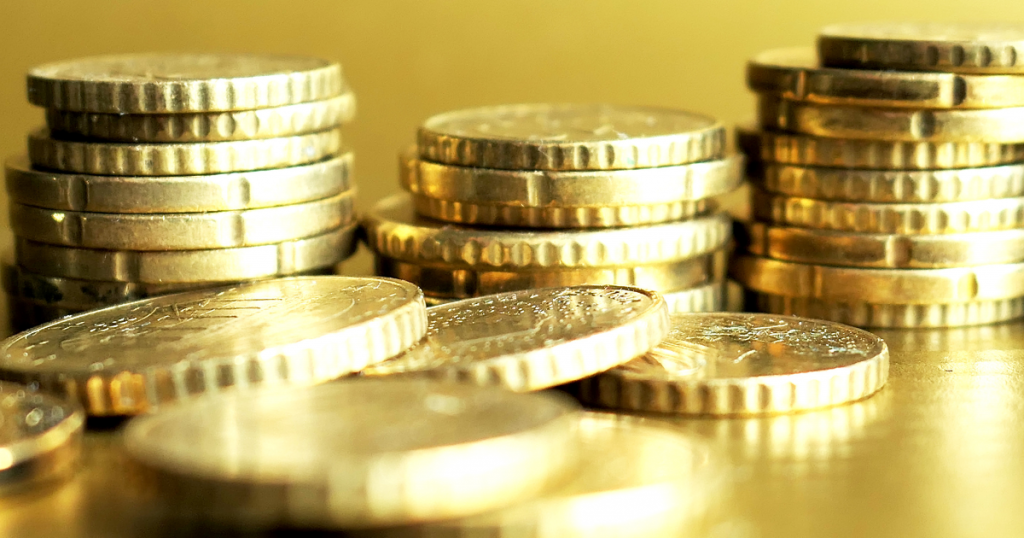 Can gift cards be their own currency?